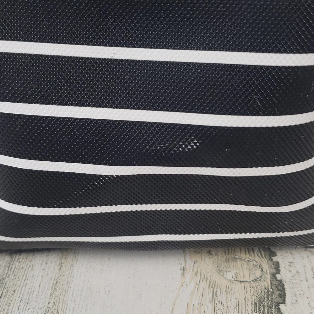 Kenneth Cole Reaction black white striped zipper large handbag goldtone accents - Picture 10 of 12